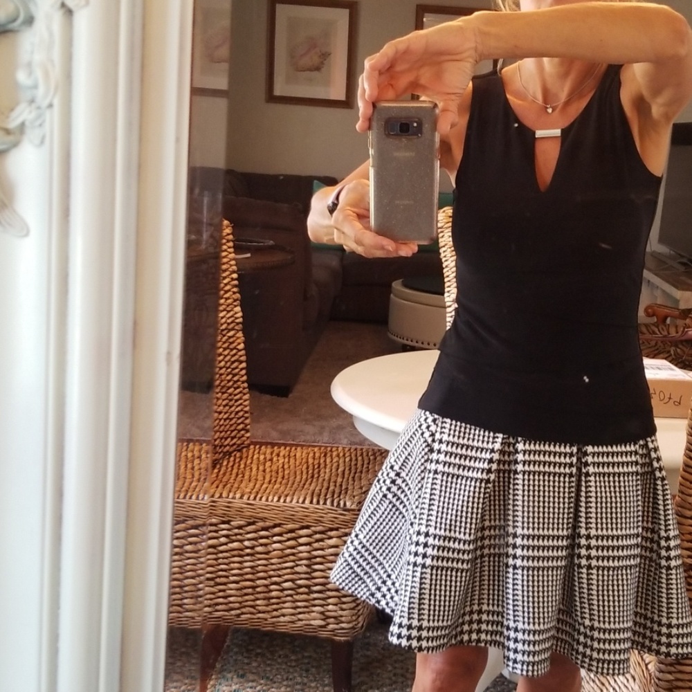 Set. Blk / white skirt and  blk top